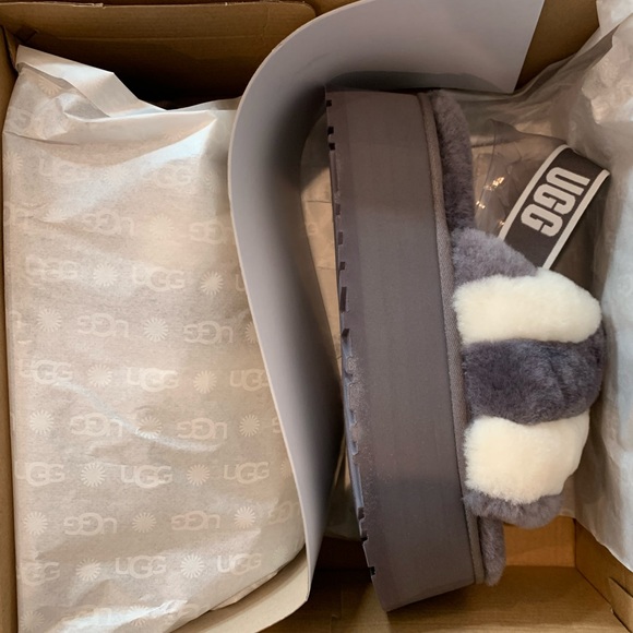 New UGG Disco Stripe Slide - Picture 3 of 12